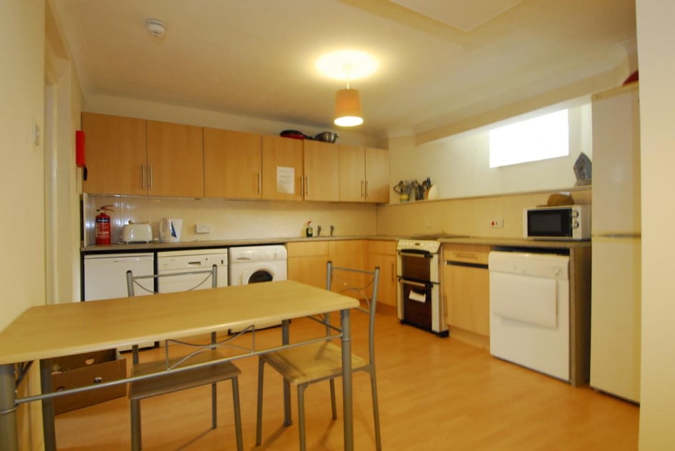 Beaumont Road, Flat 1, St Judes, Plymouth - Image 2